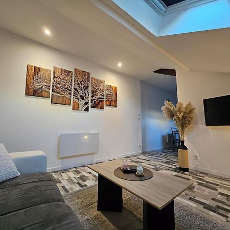 Joli Appartement Mansarde Decize Exteriör bild